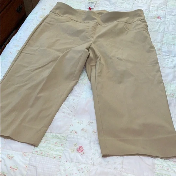 Ruby Rd Tan Capris Lightweight Summer Essential - Picture 1 of 10